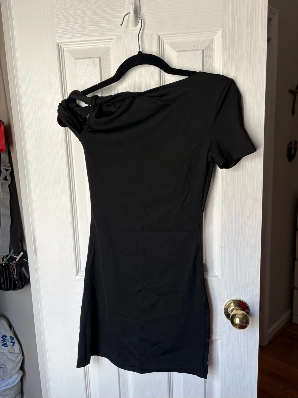 Commense Black Asymmetrical One-Shoulder Knot Dress